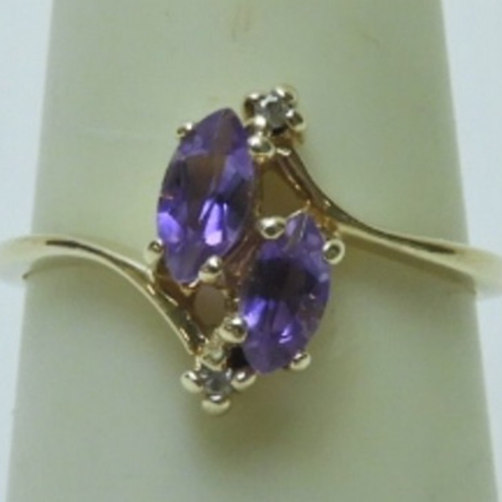 Preloved Solid 10k Amethyst Diamond Ring - image 1